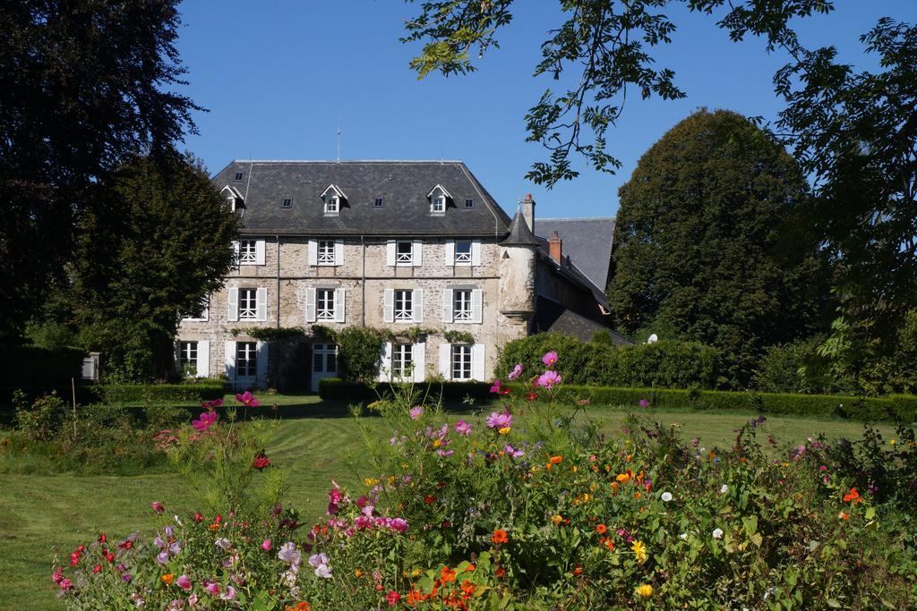 Chateau De Savennes - Caveau De Sabrage Bed & Breakfast Exterior photo